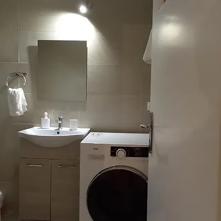 Apartment Pipinou Downtown By Zain *